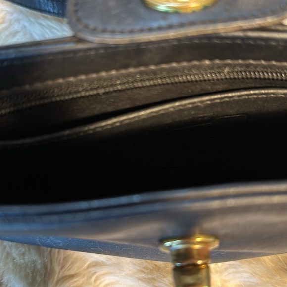 Coach crossbody purse like new condition - Picture 2 of 3
